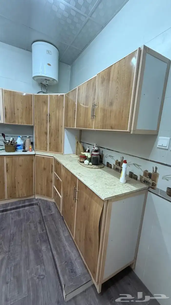 شقة دور ثاني للإجار الجدر الشرقي 5