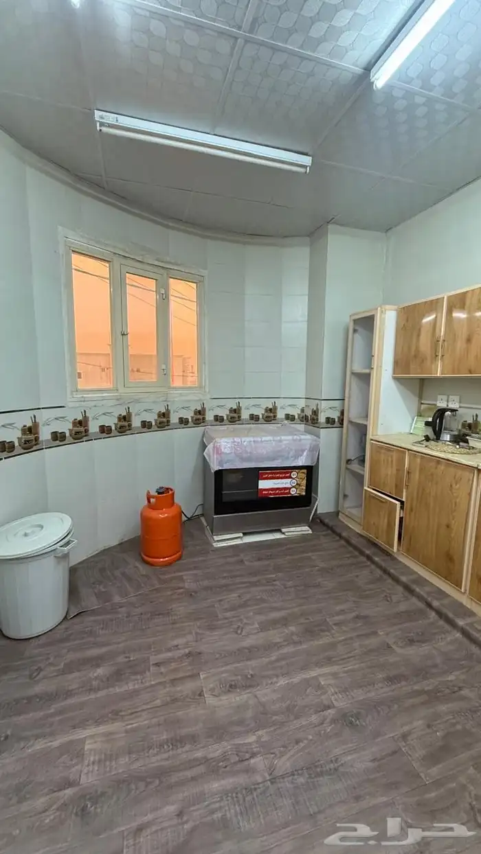 شقة دور ثاني للإجار الجدر الشرقي 6