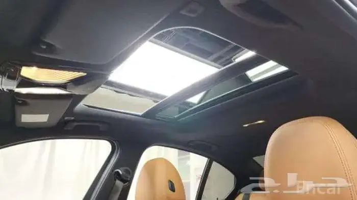 بي إم دبليو الفئة الثالثة 320i BMW 320i 2024 18