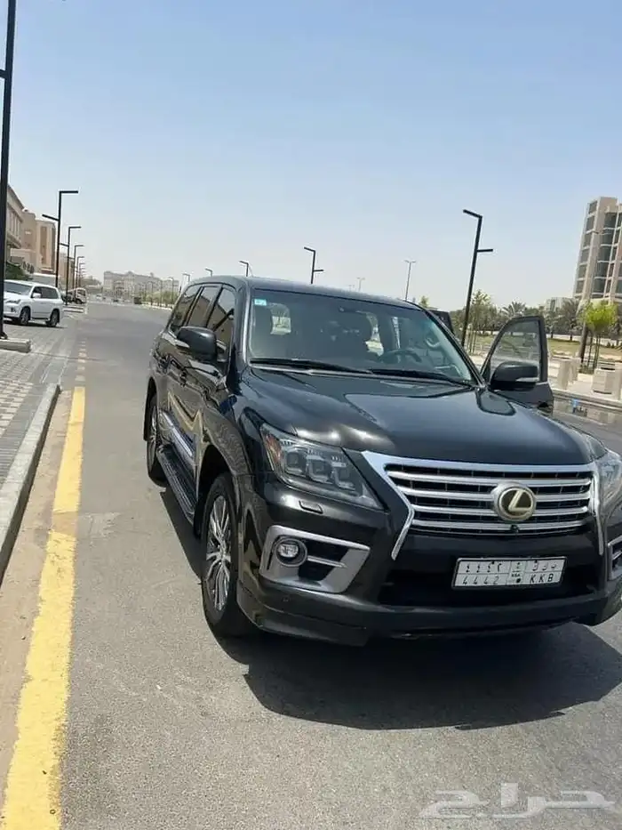 الكزس 570موديل 2011 1