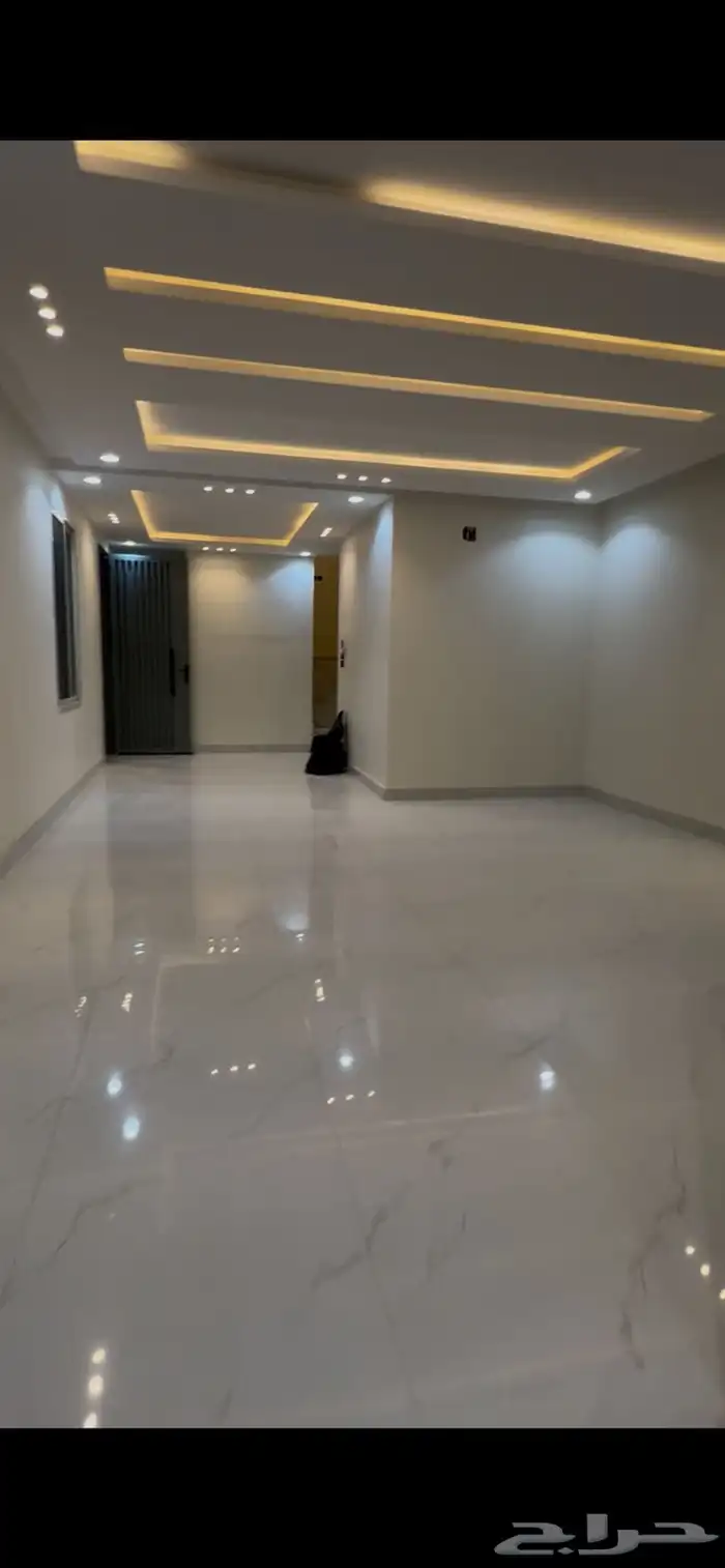 يوجد فيلا وشقة فيه حي عكاظ 0