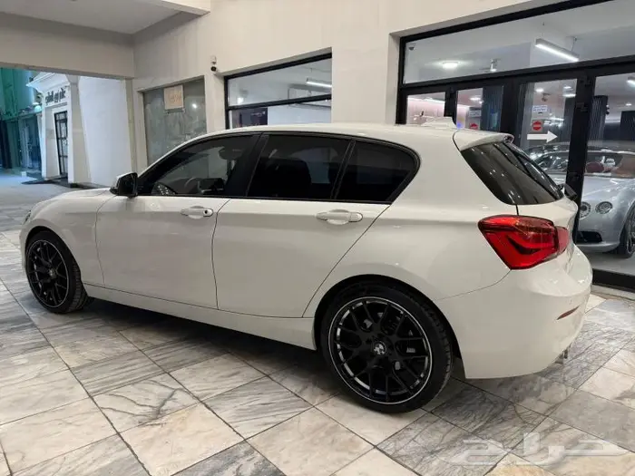 بي ام دبليو i120 موديل 2019 3