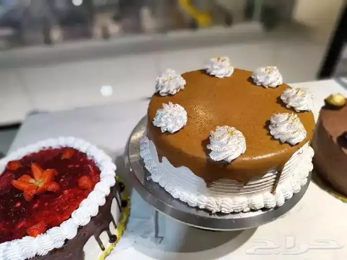 معلم حلويات ومعجنات يبحث عن عمل 29
