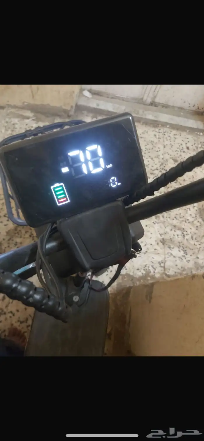 سكوتر للبيع جديد شبه جديد مستعمل شهر شهر سرعته وكسبعين وكل 4
