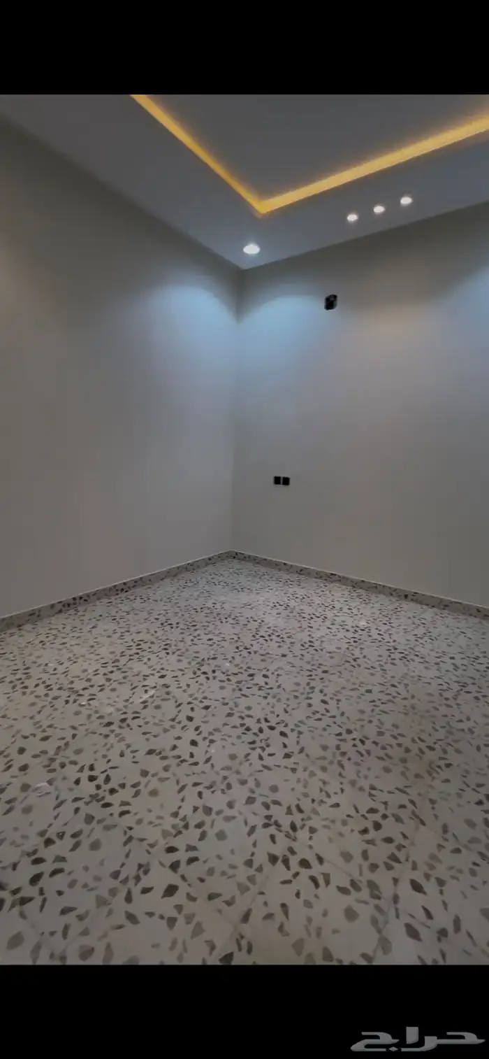 للايجار فله 9