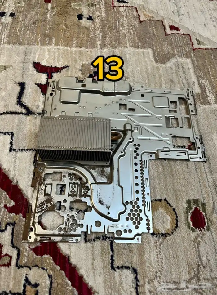 للبيع ايادي سوني 4 و سوني 4 تشليح 2