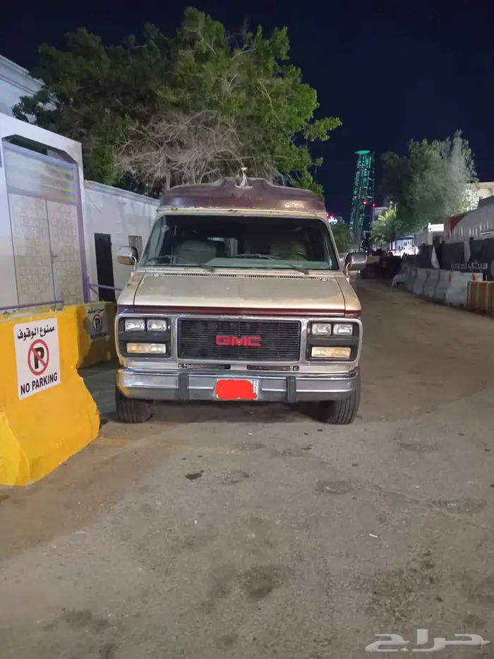للبيع سيارة GMC فاندورا G3500 موديل 1993 0