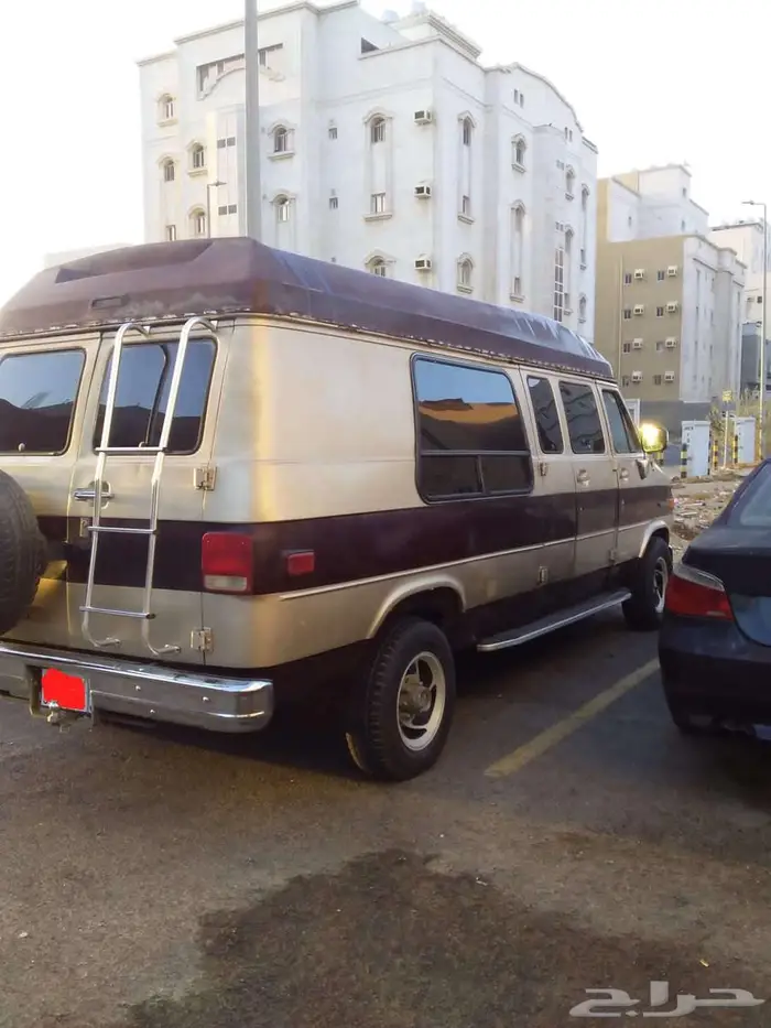 للبيع سيارة GMC فاندورا G3500 موديل 1993 4