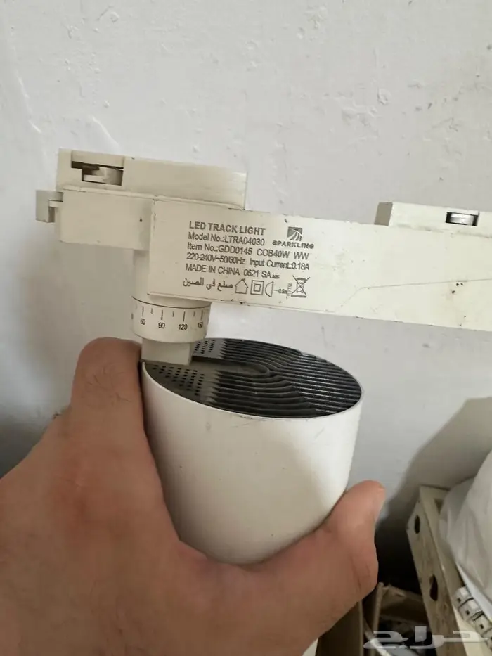 اغراض 3 محلات كشافات وكاميرات وخشب 28