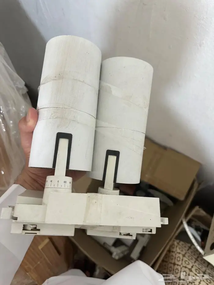 اغراض 3 محلات كشافات وكاميرات وخشب 36