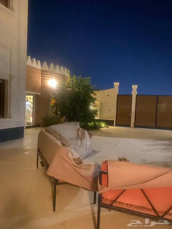 للبيع فيلا زاويه فخمه وراقيه في حي صديان الشرقي مخطط الامل 4