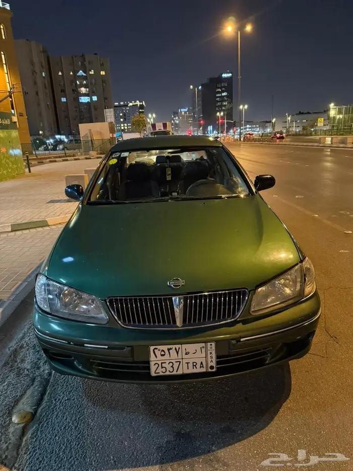 Nissan sunny 2001 model 2