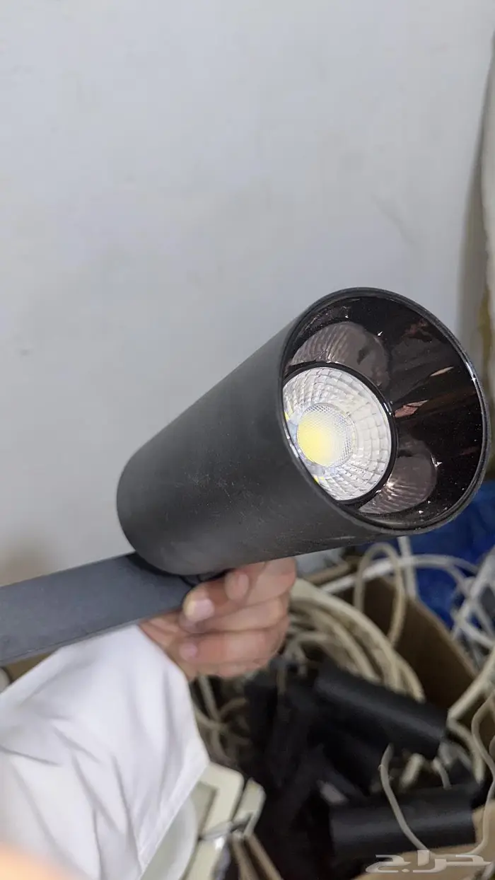 اغراض 3 محلات كشافات وكاميرات وخشب 14