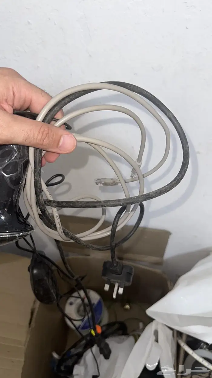 اغراض 3 محلات كشافات وكاميرات وخشب 22