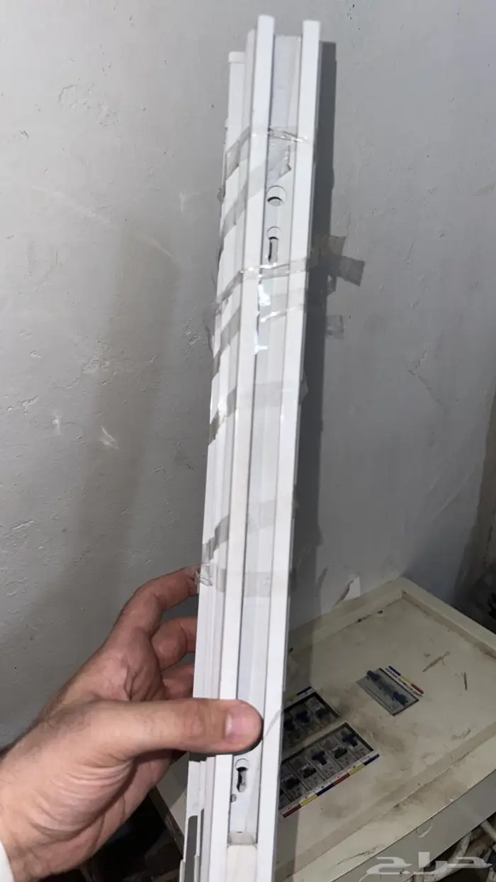 اغراض 3 محلات كشافات وكاميرات وخشب 21