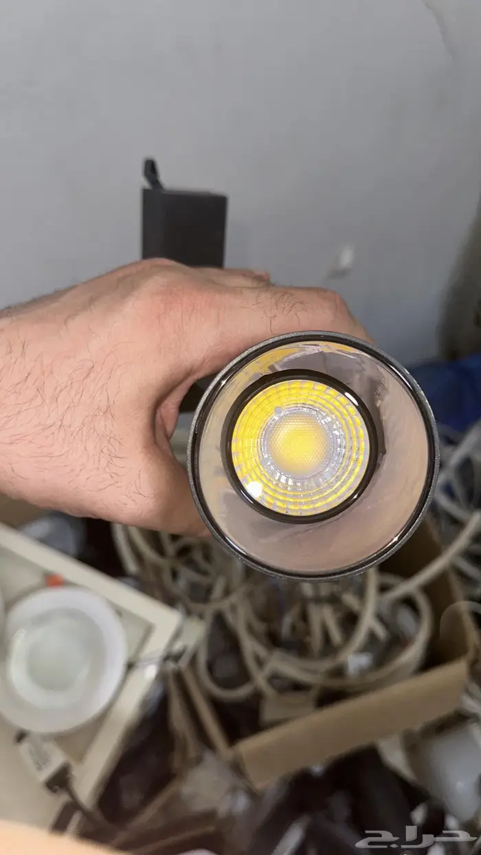 اغراض 3 محلات كشافات وكاميرات وخشب 16