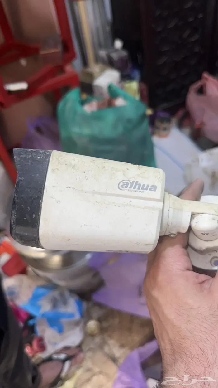 اغراض 3 محلات كشافات وكاميرات وخشب 6