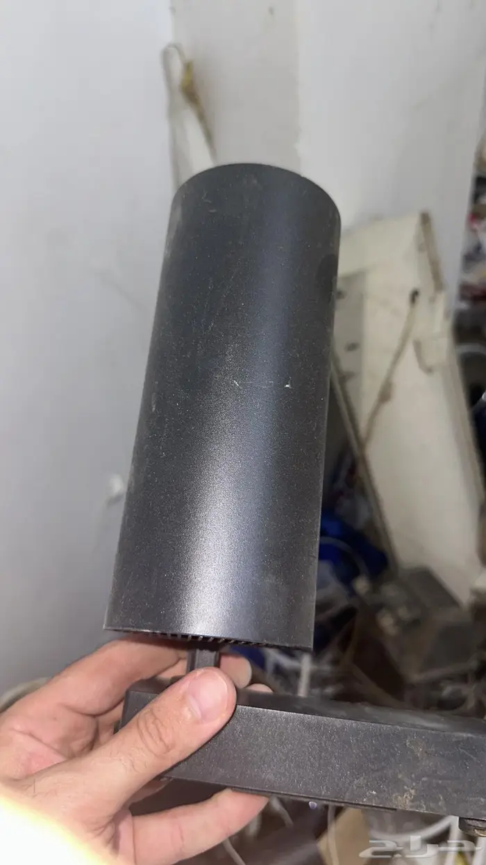 اغراض 3 محلات كشافات وكاميرات وخشب 15