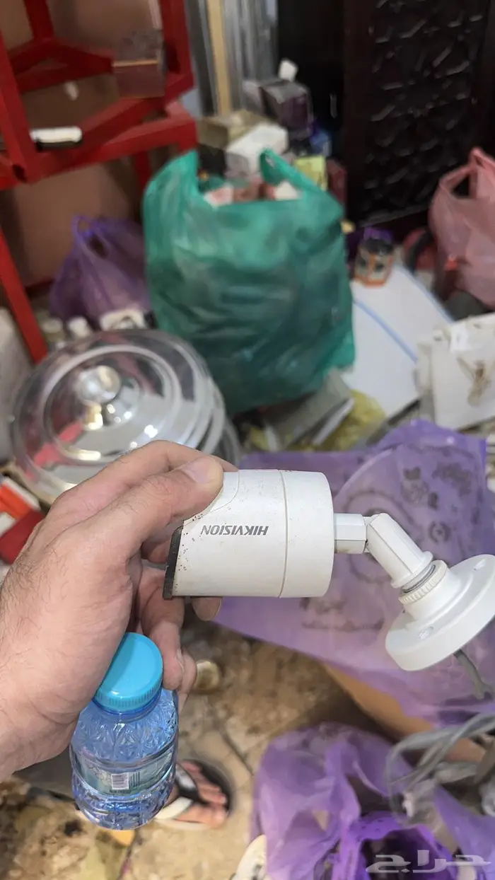 اغراض 3 محلات كشافات وكاميرات وخشب 4