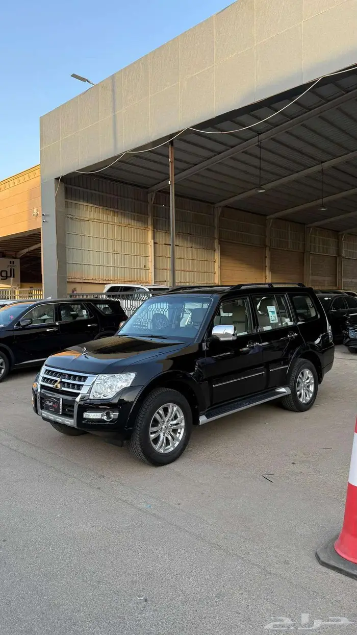 باجيرو 2022 عداد 20 فقط فل كامل العلامة الذهبية 1