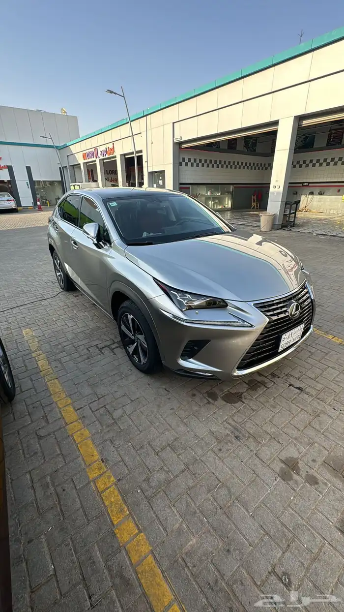 لكزس NX300 4