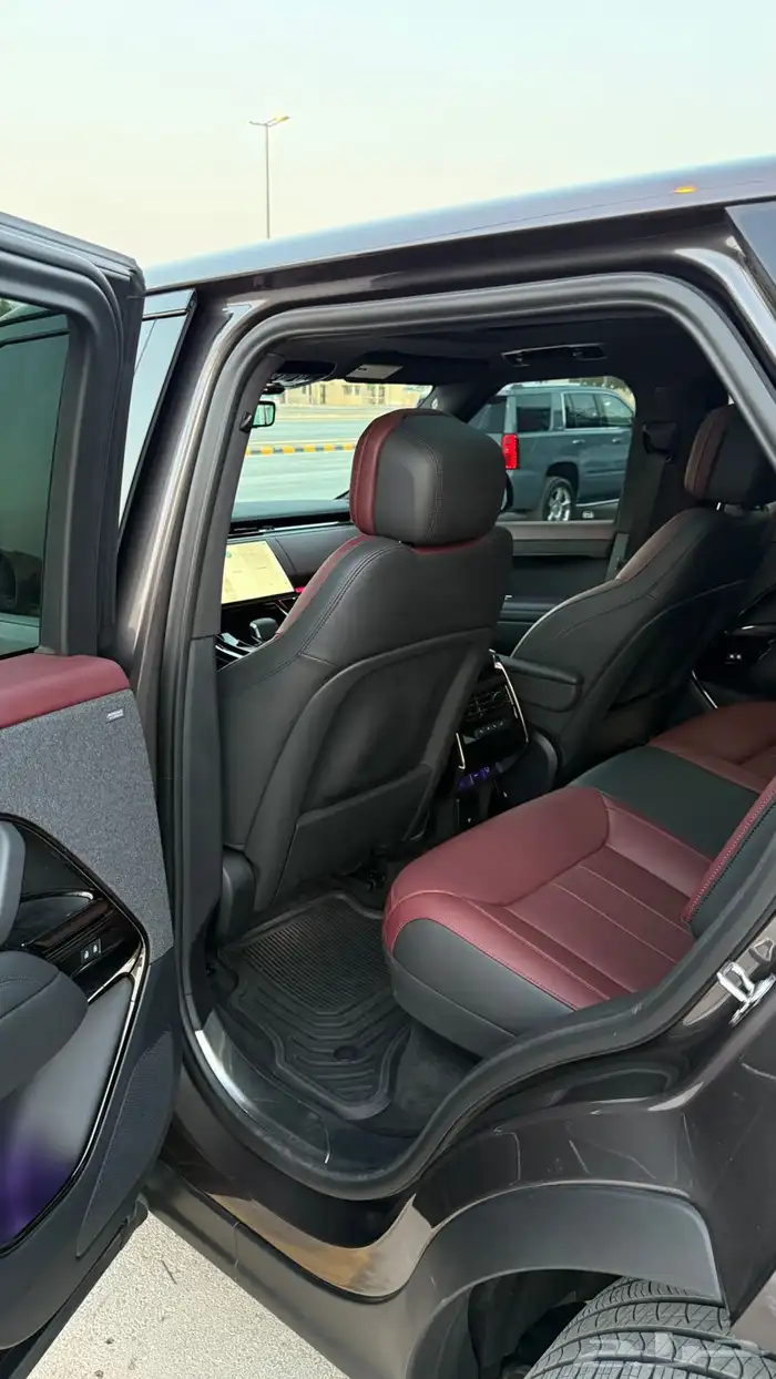 رنج روفر سبورت dynamic SE 2024 ممشى قليل وشبه جديد 15