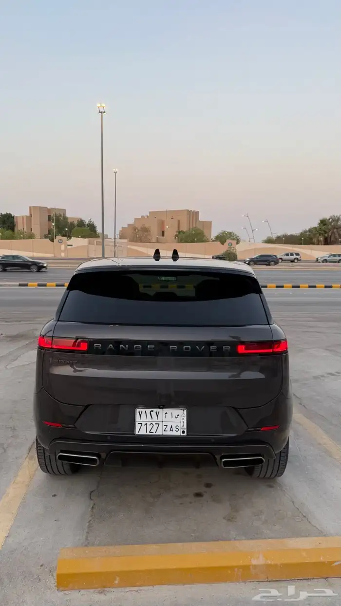 رنج روفر سبورت dynamic SE 2024 ممشى قليل وشبه جديد 5