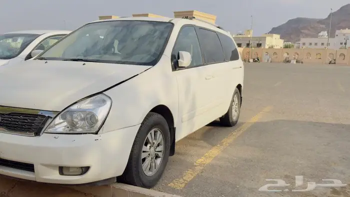 For Sale  Kia Carnival 2015 4