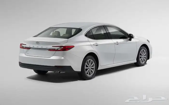 تويوتا كامرى بنزين E 2025 4