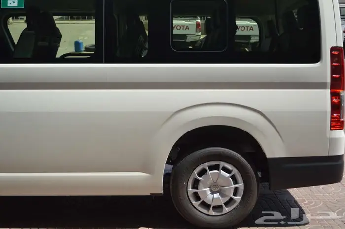 تويوتا باص هاي اس 2026 ديزل 13 راكب سقف مرتفع عبداللطيف 32