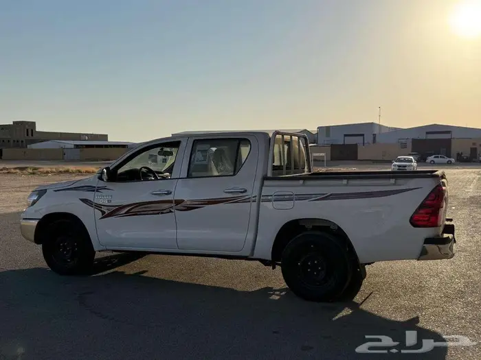 تويوتا هايلكس غمارتين ديزل بدون دبل 2400 موديل 2025 4