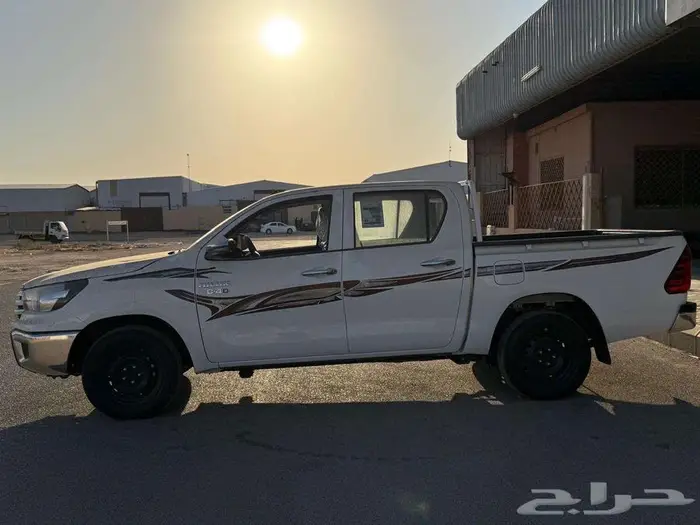 تويوتا هايلكس غمارتين ديزل بدون دبل 2400 موديل 2025 3