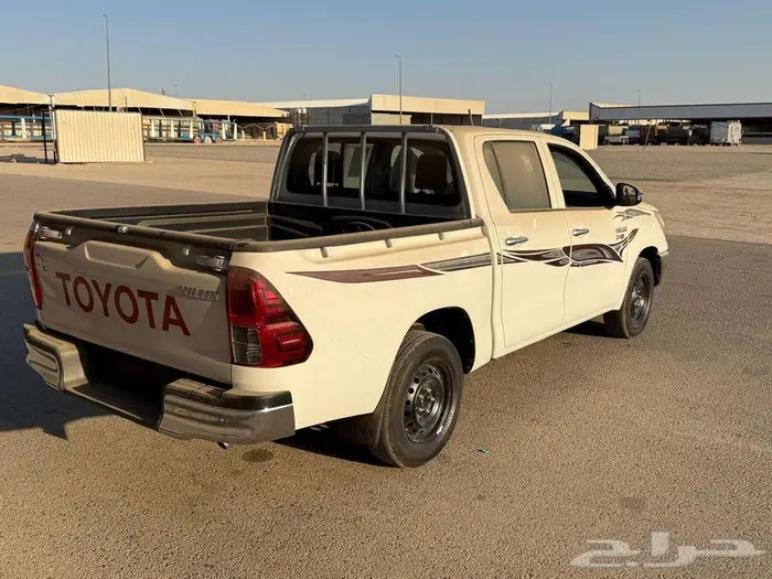 تويوتا هايلكس غمارتين ديزل بدون دبل 2400 موديل 2025 6