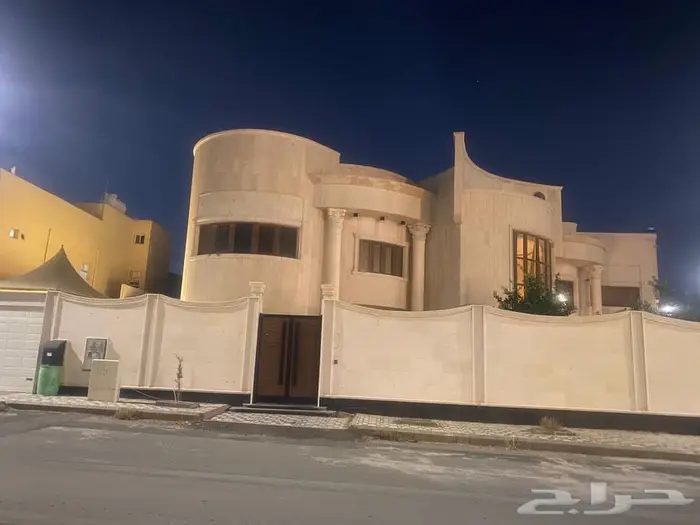 للبيع فيلا زاويه فخمه وراقيه في حي صديان الشرقي مخطط الامل 23