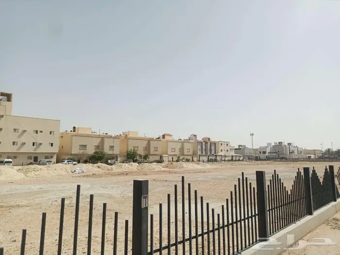 ارض تجارية للبيع في حي المونسية 10