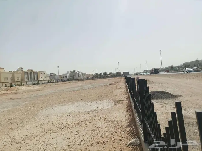 ارض تجارية للبيع في حي المونسية 4