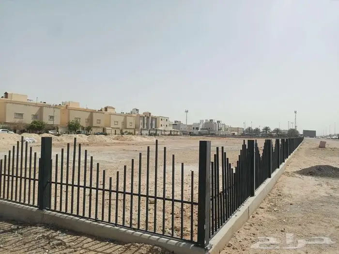 ارض تجارية للبيع في حي المونسية 2