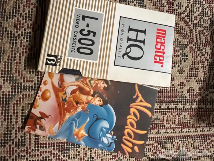 اشرطة فيديو الحجم الصغير شبهه جديده 0