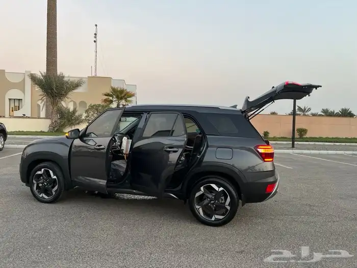 مخزن جيب هونداي كريتا نص فل 2024 الناغي 6 الاف كم فقط 13