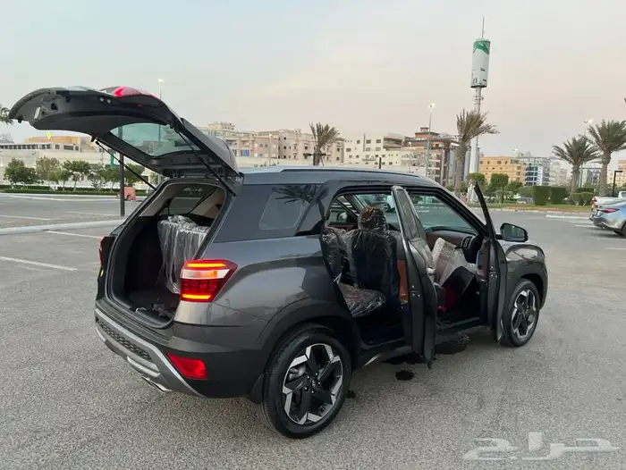 مخزن جيب هونداي كريتا نص فل 2024 الناغي 6 الاف كم فقط 14