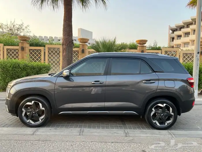 مخزن جيب هونداي كريتا نص فل 2024 الناغي 6 الاف كم فقط 24