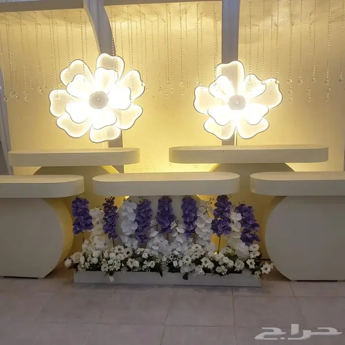 للبيع كوش واستقبال عربات ملكة ورد صناعي وغيرها 4