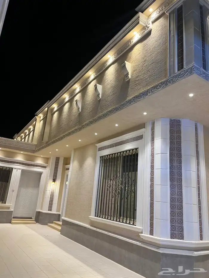 للبيع دور مؤسس شقتين في الرياض المزاحميه حي الجامعه 3