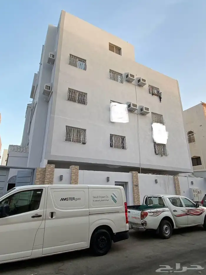عمارة للبيع بحي البوادي 1