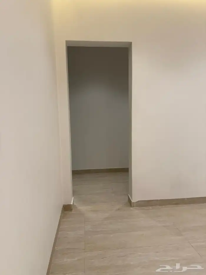 للإيجار دور أرضي بحي العارض جديد لم يسكن 28
