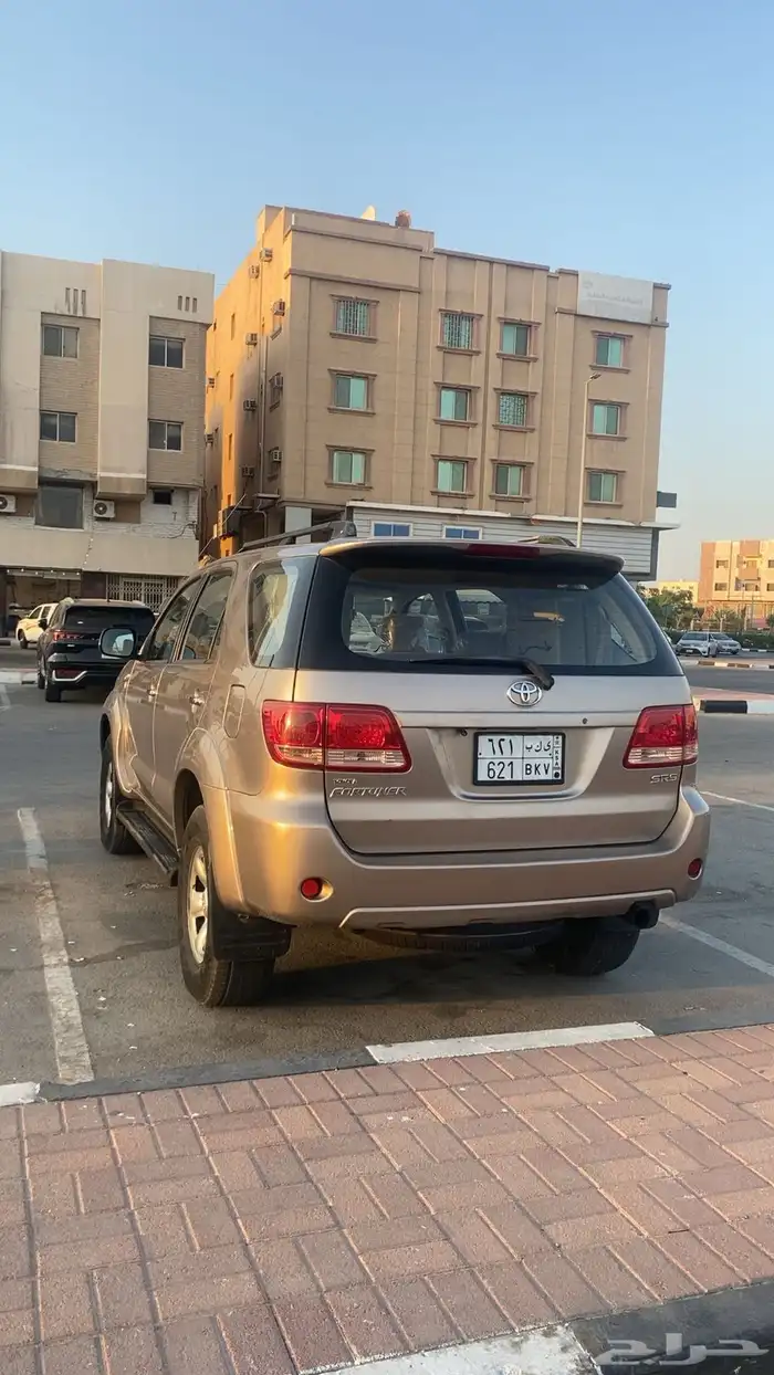 للبيع جيب فورشنر نظيف جدا 2