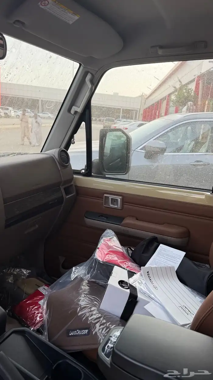 تايوتا شاص 2025 فل كامل رفرف ديزل ب194.350 شامل الضريبة 4