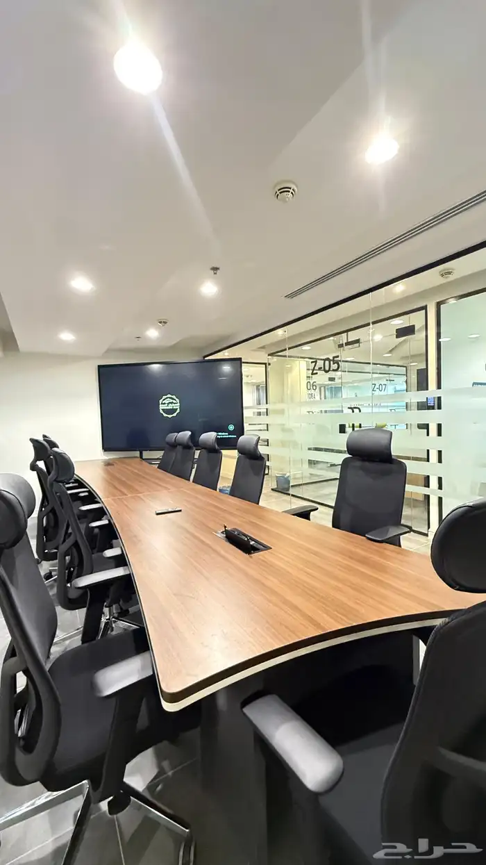 مكاتب مؤثثة للإيجار ومرخصة 11