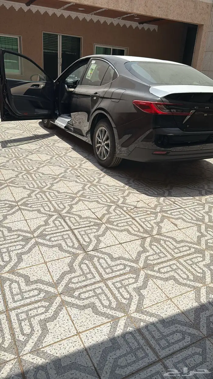 كامري 2025 اسود ستاندر بنزين E 3