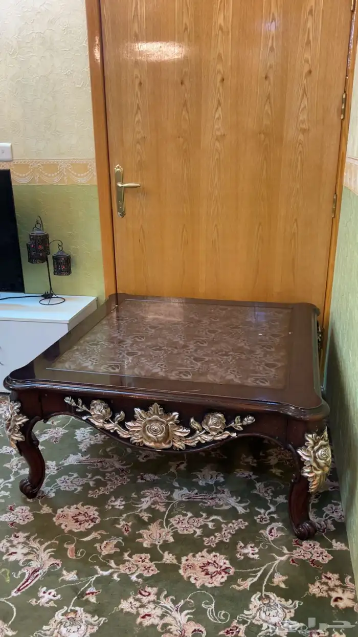 طاوله للبيع 1